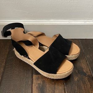 Soda black platform sandals